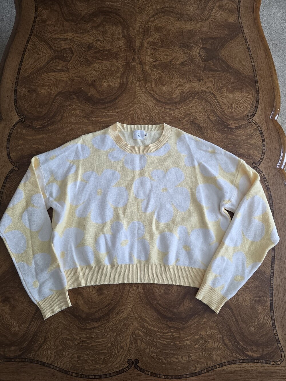 Luna Ivy Anthropologie Yellow Daisy Floral Crop Sweater Womens Medium Super Soft